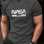 Manfinity Homme تي شيرت رجالي بأكمام قصيرة وطبعة حروف