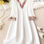 SHEIN LUNE فستان بتصميم الأزهار مع حواف متباينة وتطريز