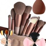 20 قطعة مجموعة فرش المكياج، تشمل: 13 فرشاة مكياج (فرشاة أحمر الخدود، فرشاة أساس المكياج، فرشاة ظلال العيون، فرشاة تحديد الملامح، مجموعة فرش المكياج، فرشاة ظلال العيون، فرشاة مكياج شعر ناعم، فرشاة خد، إلخ.)، 1 حقيبة تخزين بسحاب، 1 فرشاة تمشيط، 2 إسفنجة مكياج وردية، 2 إسفنجة مكياج سوداء، مع 3 خيارات: 1) 4 إسفنجات مكياج (2 وردية + 2 سوداء)، 2) 1 فرشاة أساس #4، 3) 13 فرشاة مكياج + حقيبة تخزين + 4 إسفنجات مكياج + 1 فرشاة أساس #4