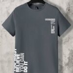 Manfinity RebelGame تي شيرت تي شيرت كاجوال للرجال بياقة مستديرة وأكمام قصيرة مطبوع عليه شعار الصيف