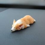 زخرفة سيارة قورجي بحجم صغير من الراتنج , قطعة واحدة , هدية عيد ميلاد زينة للمناظر الطبيعية المصغرة فن فريد , زخرفة لطيفة لشاشة Tesla