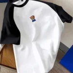 Manfinity Hypemode تي شيرت أكبر من المقاس مع رسومات كرتونية باللونين الأبيض والأسود للرجال، هدية لصديقك، للخروج، جامعي