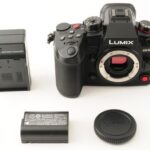 Panasonic LUMIX DC-GH6 Mirrorless Camera Body【MINT w/Charger】From JAPAN #270